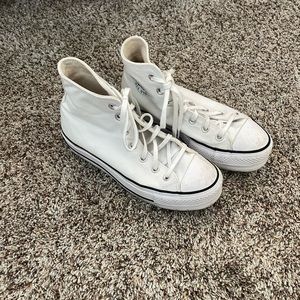 Good condition, platform converse